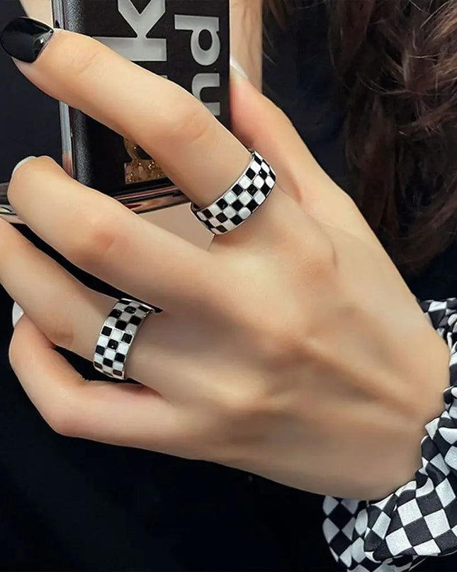 Vintage Grid Enamel Drip Oil Ring