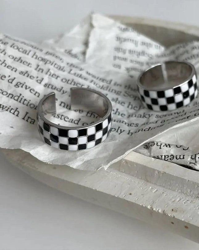 Vintage Grid Enamel Drip Oil Ring