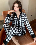 White-Black Plaid / Extra Large