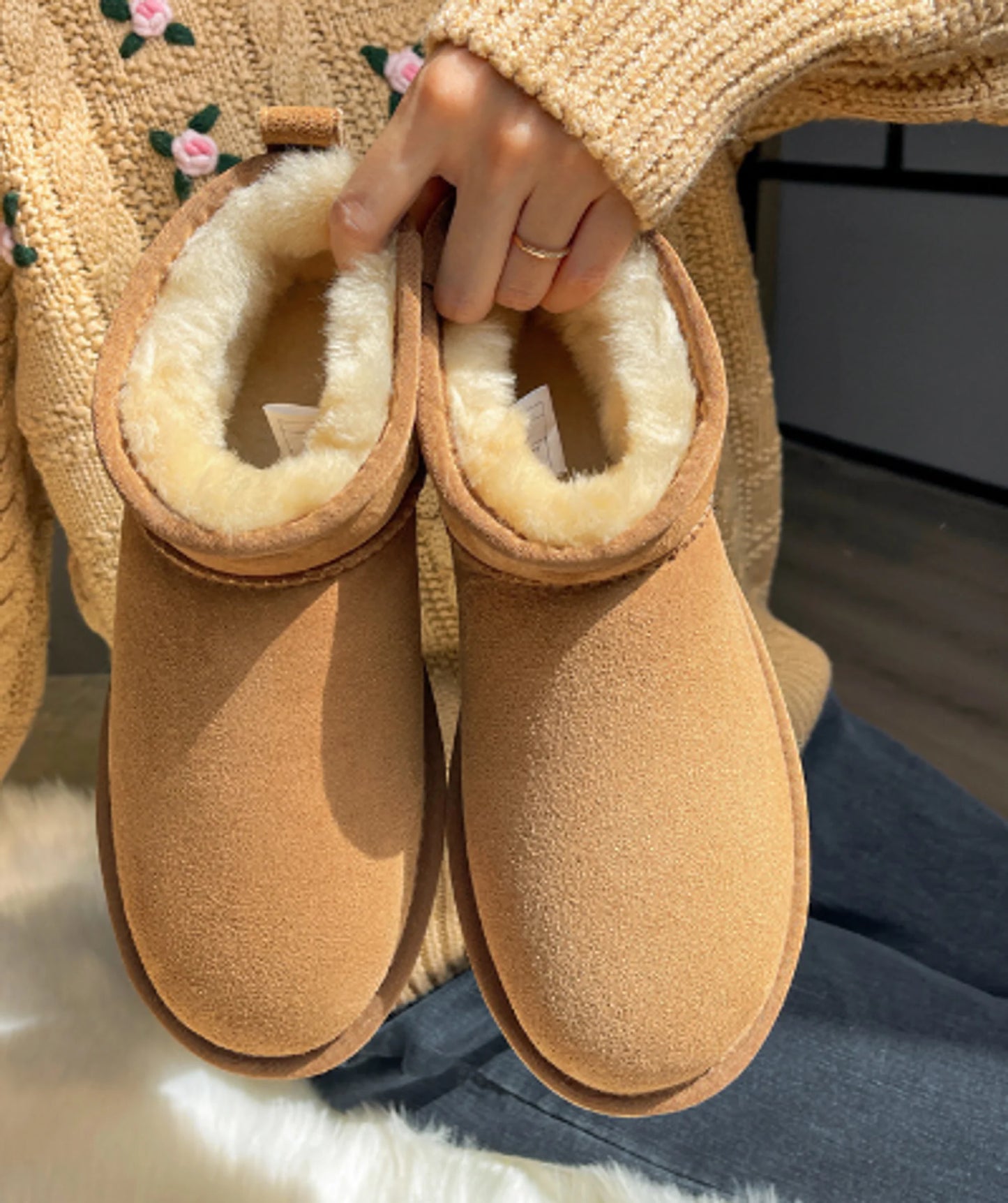 Snow Boot Style Short Mini Winter Sheepskin Boots