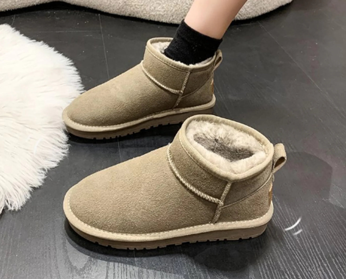 Snow Boot Style Short Mini Winter Sheepskin Boots