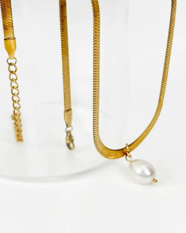 Wide Flat Snake Pearl Necklace