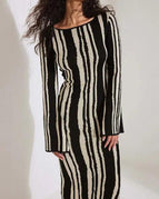 Black Apricot 01 / Extra Large